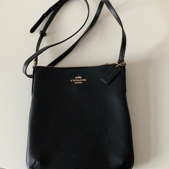 NW crossbody Coach - Picture 3 of 3